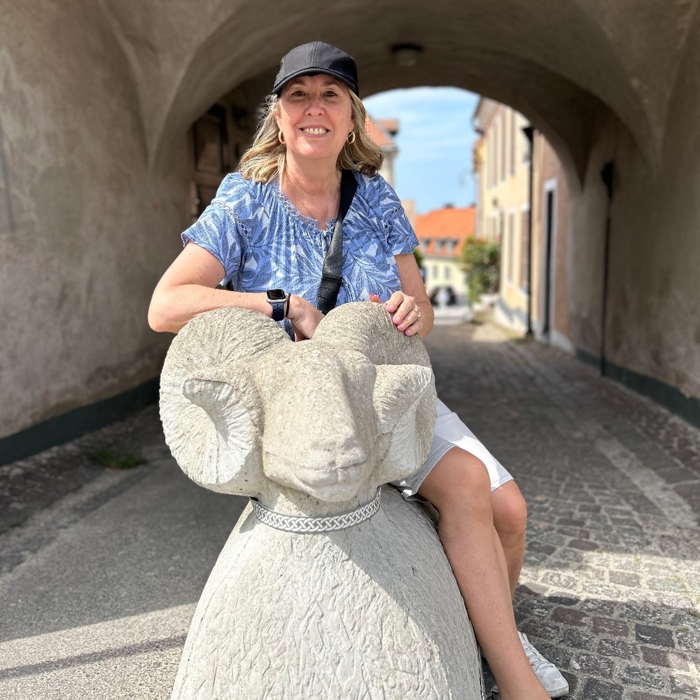 Meet your Posher, Dawn